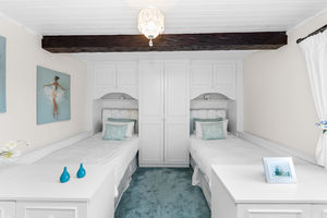 Photo 16- click for photo gallery